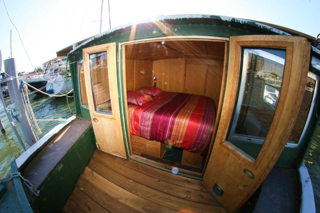 ホテルPeniche Poompui エーグ・モルト 部屋 写真